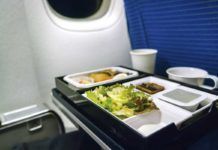 Analizan la comida de once líneas aéreas Analizan la comida de once líneas aéreas