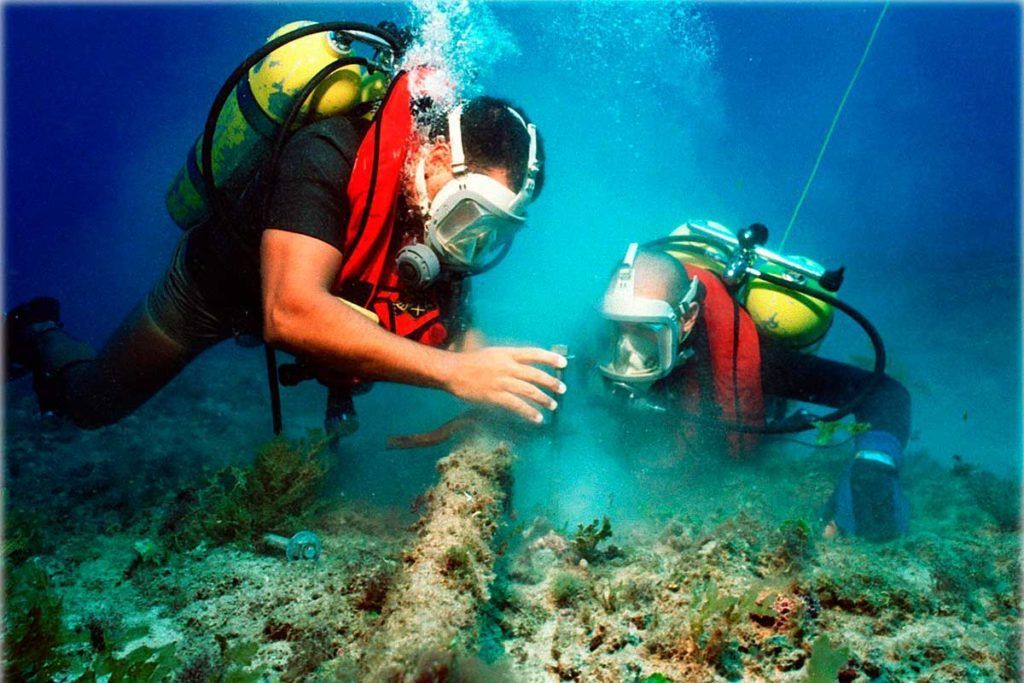 Sensores sísmicos en los cables submarinos
