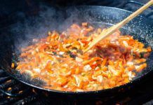 El ‘sofrito’, mejor con aceite de oliva virgen extra El ´sofrito’, mejor con aceite de oliva virgen extra