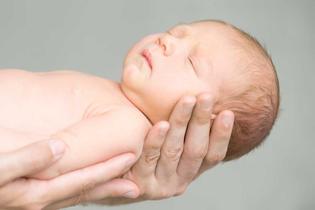 Bajo riesgo de infección en bebés nacidos de madres con Covid-19