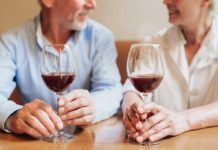 El consumo moderado de alcohol en mayores protege contra eventos cardíacos El consumo moderado de alcohol en mayores protege contra eventos cardíacos