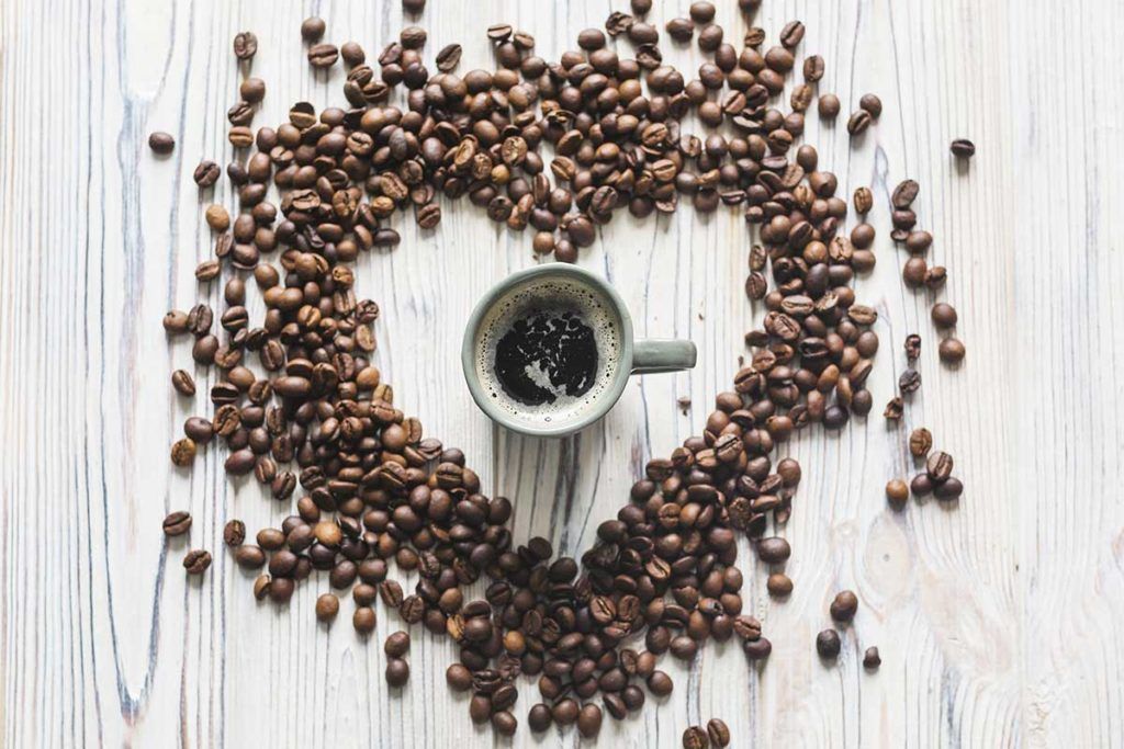 Beber café ayuda a mantener baja la tensión arterial