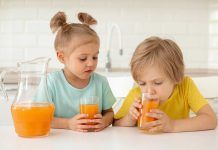 Encuentran evidencia que relaciona consumo de zumo de frutas y sobrepeso en niños Encuentran evidencia que relaciona consumo de zumo de frutas y sobrepeso en niños