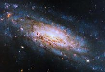 El Hubble detecta una galaxia con un voraz agujero negro El Hubble detecta una galaxia con un voraz agujero negro