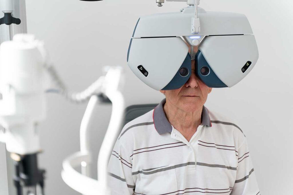 Detectan con antelación pérdida de visión en pacientes con DMAE