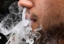 Fumar y vapear alternativamente cuadriplica el riesgo de cáncer de pulmón Fumar y vapear cuadriplica el riesgo de cáncer de pulmón