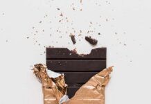 Chocolate negro, té y manzanas para vivir más y mejor Té, chocolate negro y manzanas para vivir más y mejor