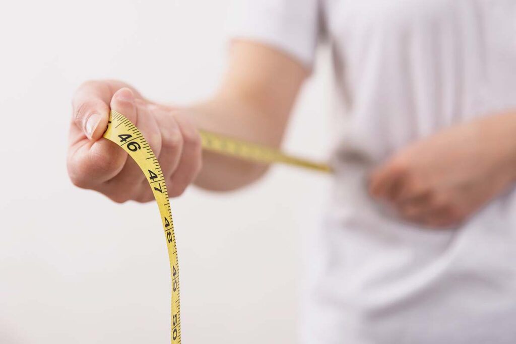 Perímetro de la cintura, marcador de cáncer en hombres, pero no en mujeres