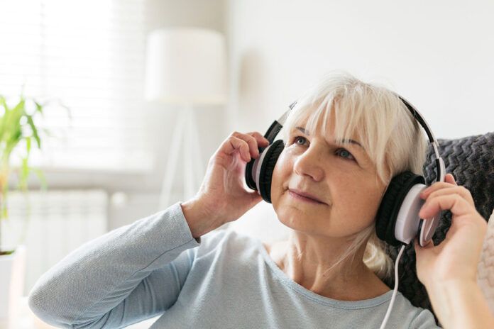 Escuchar música reduce un 39 % el riesgo de demencia
