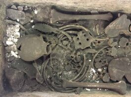 Tras más de un siglo de hipótesis, el sarcófago romano de Westminster contiene los restos de un monje medieval Tras más de un siglo de hipótesis, el sarcófago romano de Westminster contiene los restos de un monje medieval